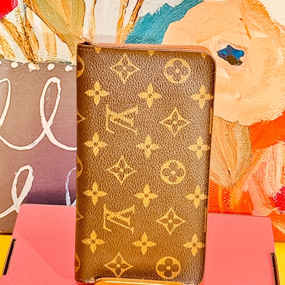 Louis Vuitton Monogram Zipper round Mid size wallet - Picture 12 of 15
